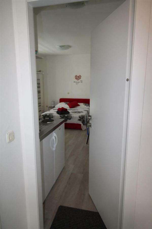 Private Accommodation Carevic ดูบรอฟนิก ภายนอก รูปภาพ